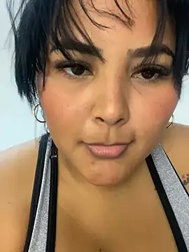 Snapshot of sashaoficial_ chatting on February 13, 2026, 11:05 pm sashaoficial online show from February 13, 2026, 11:05 pm