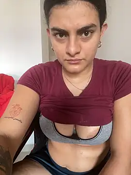 carlafox05 online show from May 26, 2026, 2:04 pm