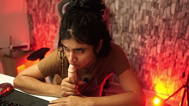 bonniie 98  online show from March 24, 2026, 3:28 am