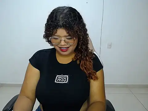 natalietits1 online show from December 18, 2025, 4:28 am