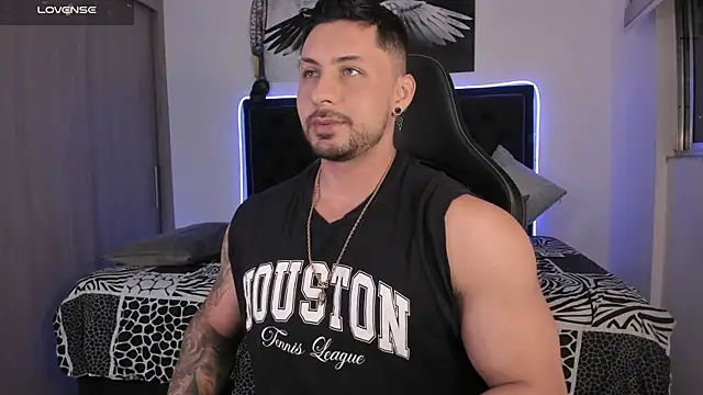Snapshot of santi_aesthetic chatting on July 9, 2026, 1:39 am santi aesthetic online show from July 9, 2026, 1:39 am