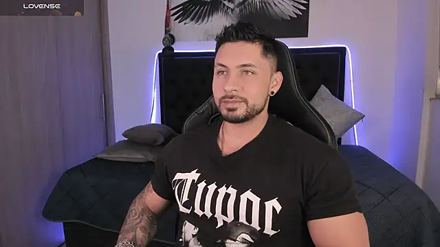 Snapshot of santi_aesthetic chatting on April 23, 2026, 3:35 am santi aesthetic online show from April 23, 2026, 3:35 am