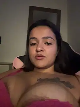 Manu 2002  online show from February 16, 2026, 3:38 am