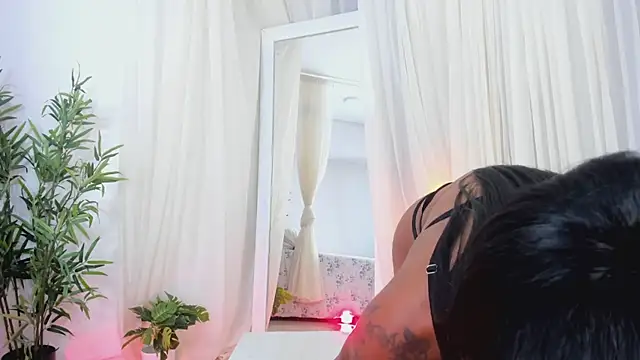 MelanieMiller  online show from September 12, 2025, 6:35 am