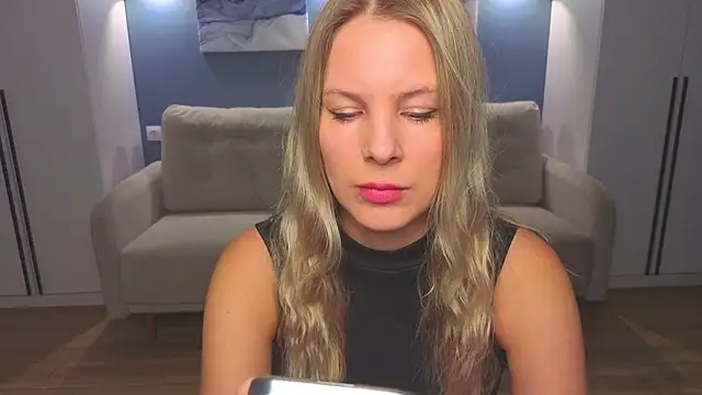 MelanieBennett online show from January 12, 2026, 6:09 am