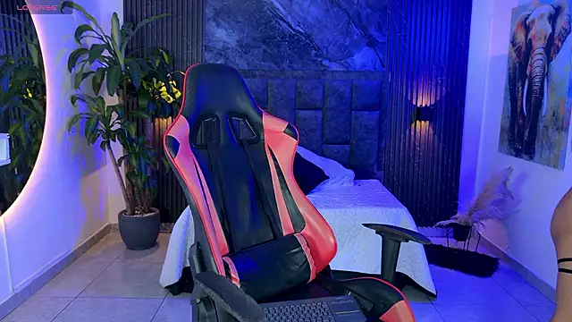 Lenna s online show from February 18, 2026, 9:11 pm