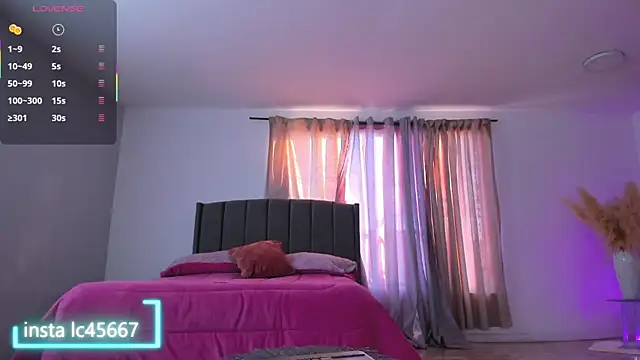 Snapshot of emily_bennett chatting on June 24, 2026, 10:07 pm emily bennett online show from June 24, 2026, 10:07 pm