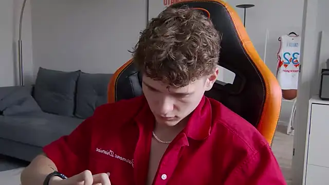 DanyDavis online show from May 14, 2026, 2:14 pm