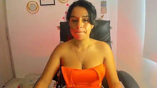 Snapshot of MeliSweet chatting on June 14, 2026, 6:53 pm MeliSweet online show from June 14, 2026, 6:53 pm