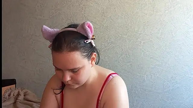 SweetPiggyx online show from May 9, 2026, 1:36 pm