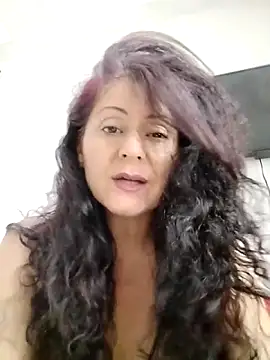 Snapshot of lunadicty chatting on June 17, 2026, 9:14 pm lunadicty online show from June 17, 2026, 9:14 pm