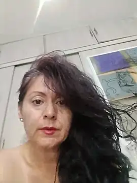 Snapshot of lunadicty chatting on May 15, 2026, 10:52 pm lunadicty online show from May 15, 2026, 10:52 pm