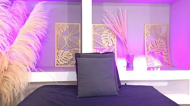 RachelStonne online show from October 30, 2025, 1:09 pm