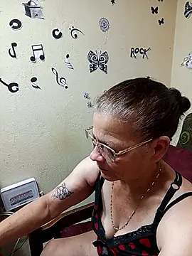 Snapshot of katrina_perez chatting on November 23, 2025, 1:32 pm katrina perez online show from November 23, 2025, 1:32 pm