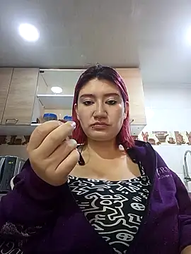 Cerecitaa02  online show from March 6, 2026, 11:00 pm