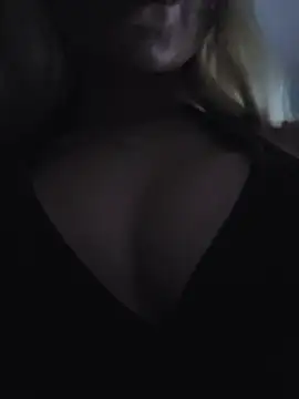 Pretty roxxyy online show from August 1, 2026, 11:41 am