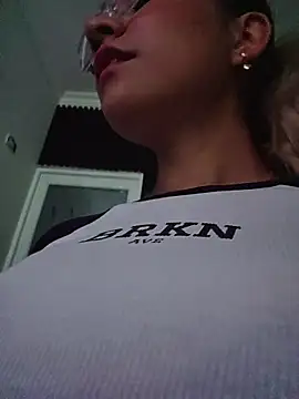 Pretty roxxyy online show from June 27, 2026, 11:16 am