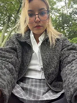 Pretty roxxyy online show from February 23, 2026, 12:17 pm