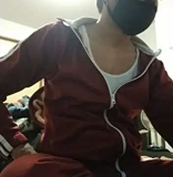 Snapshot of SunkLupus chatting on April 10, 2026, 8:27 pm SunkLupus online show from April 10, 2026, 8:27 pm