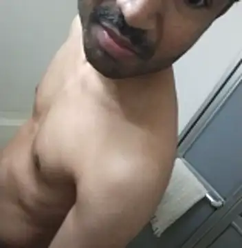 Snapshot of SunkLupus chatting on April 13, 2026, 11:20 pm SunkLupus online show from April 13, 2026, 11:20 pm