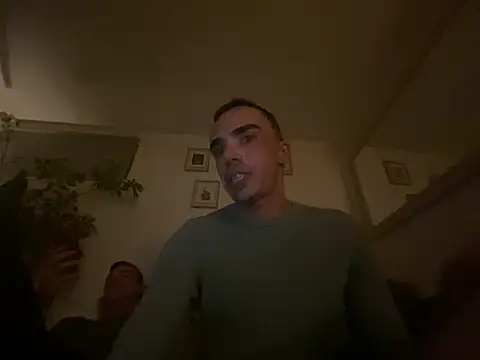 Chaud06 french online show from April 13, 2026, 3:10 am