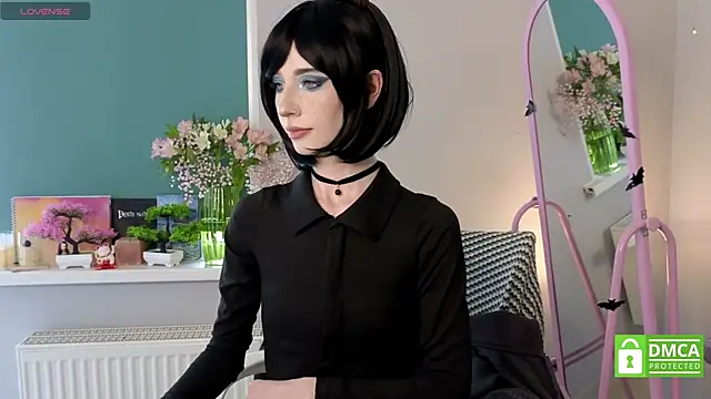 sweetuniporn online show from June 12, 2026, 7:17 am