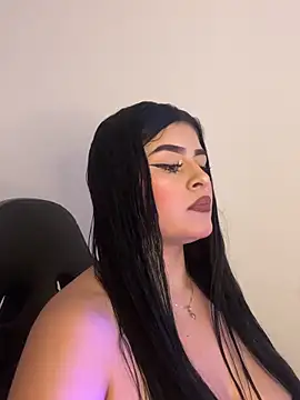 Snapshot of Kariina__69 chatting on June 12, 2026, 12:47 pm Kariina 69 online show from June 12, 2026, 12:47 pm