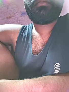 Snapshot of UrbanUtopia chatting on November 18, 2025, 4:43 pm UrbanUtopia online show from November 18, 2025, 4:43 pm