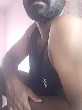 Snapshot of UrbanUtopia chatting on October 25, 2025, 6:01 am UrbanUtopia online show from October 25, 2025, 6:01 am