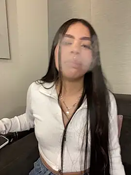 Cristina pinkk online show from November 19, 2025, 4:34 am