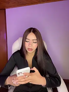 Cristina pinkk online show from March 31, 2026, 1:29 am