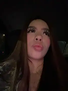 Snapshot of Cristina_pinkk chatting on April 21, 2026, 12:12 am Cristina pinkk online show from April 21, 2026, 12:12 am