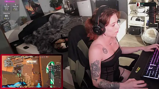 Horny Makima online show from October 11, 2025, 9:32 am