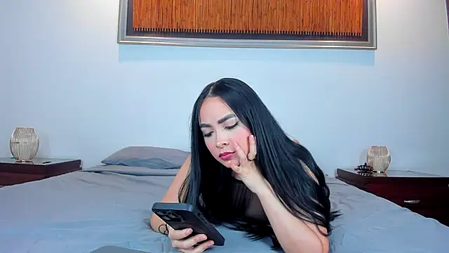 Bella  hamilton online show from June 25, 2026, 1:14 am