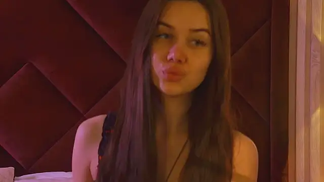 StacyHarland online show from October 18, 2025, 4:14 am