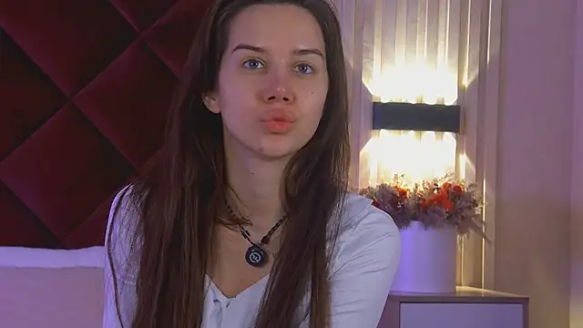 StacyHarland online show from December 2, 2025, 4:47 am