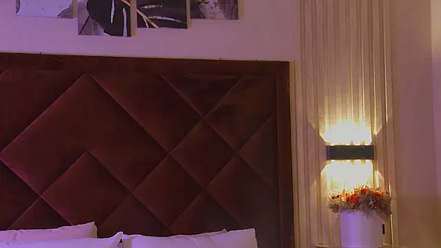 StacyHarland online show from October 21, 2025, 4:23 am