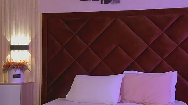 StacyHarland online show from November 23, 2025, 4:22 am