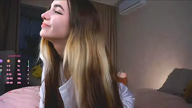 CupSizeGirl online show from September 22, 2025, 4:24 pm