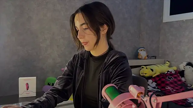 CupSizeGirl online show from February 16, 2026, 9:41 am