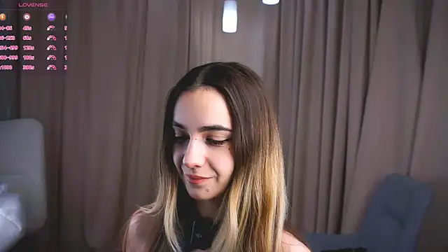 CupSizeGirl online show from October 1, 2025, 4:11 pm