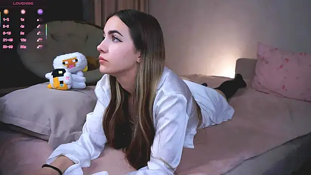 CupSizeGirl online show from September 25, 2025, 4:13 pm