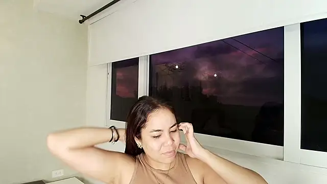  Victoria Collins online show from November 8, 2025, 10:41 am