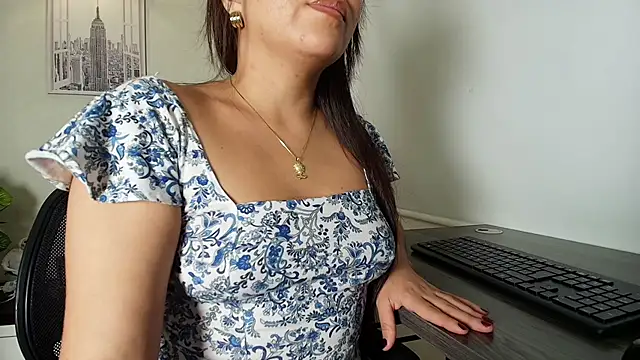  Victoria Collins online show from October 25, 2025, 11:09 am