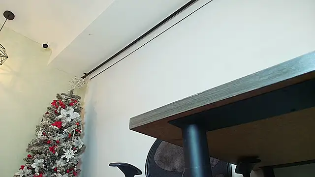  Victoria Collins online show from December 18, 2025, 11:03 am