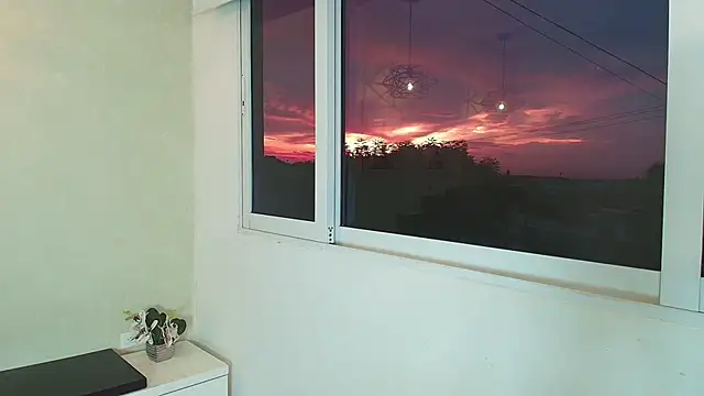  Victoria Collins online show from October 2, 2025, 10:51 am