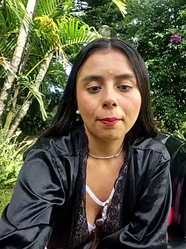 Snapshot of Lunaluxe1001 chatting on January 16, 2026, 2:32 pm Lunaluxe1001 online show from January 16, 2026, 2:32 pm