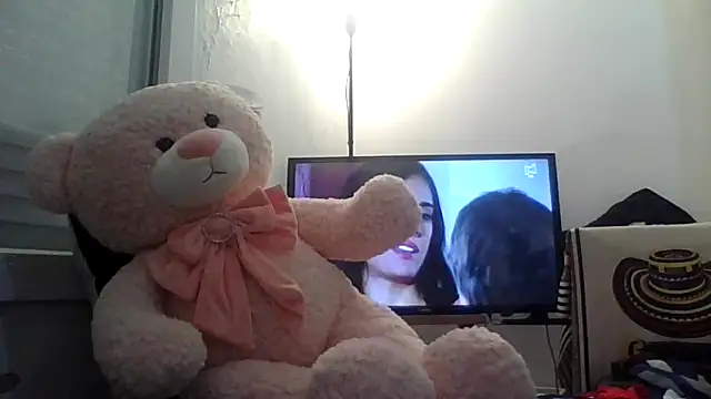 hotCOUPLEPETRA online show from March 22, 2026, 5:32 am