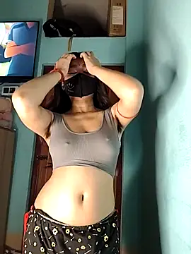 Riya 35 sexy online show from April 3, 2026, 6:47 pm