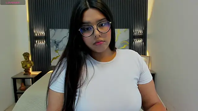 NaniXoxo18 online show from November 27, 2025, 1:11 pm